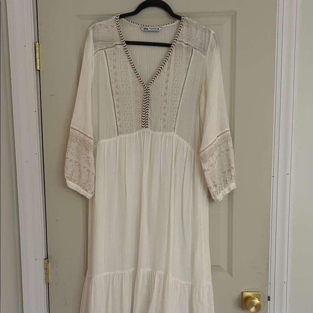 Zara Cream Long Sleeve Dress with Lace Accents